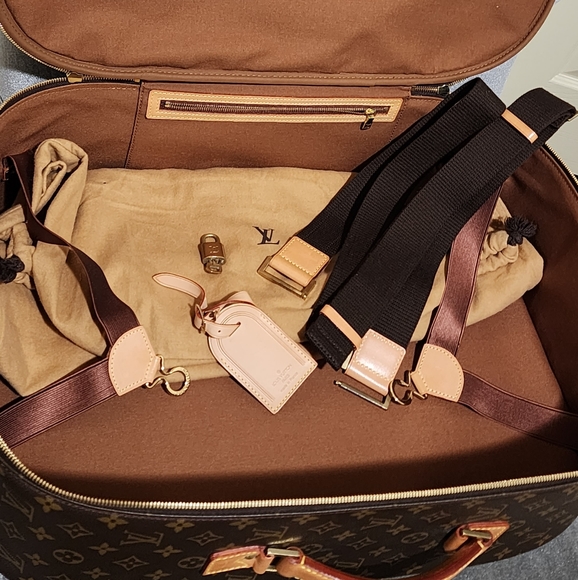 Louis Vuitton Pack All GM - Picture 9 of 16